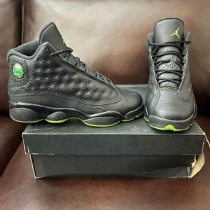 AIR JORDAN 13! Altitude! SIZE 6.5! FROM 2017! WORN 2X! COMES W/ OG BOX AND PAPER